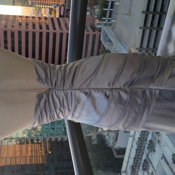 David's Bridal Bridesmaid Charmeuse Draped Strapless Dress - Size 4 Check Photos - Picture 9 of 15